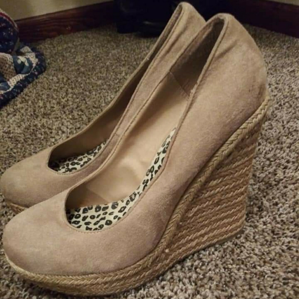 Derek Heart Wedges!